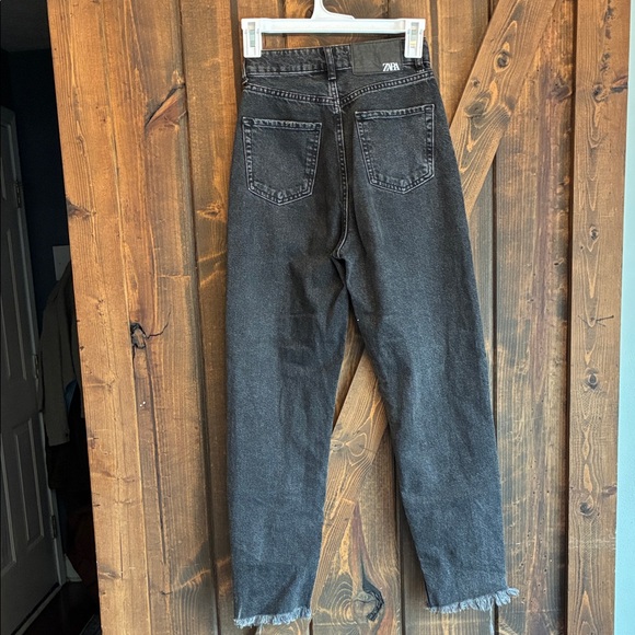 Zara High Rise Black Ripped Jeans - Picture 3 of 3